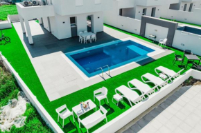 Stunning 3 bedroom Villa close to Nissi beach!
